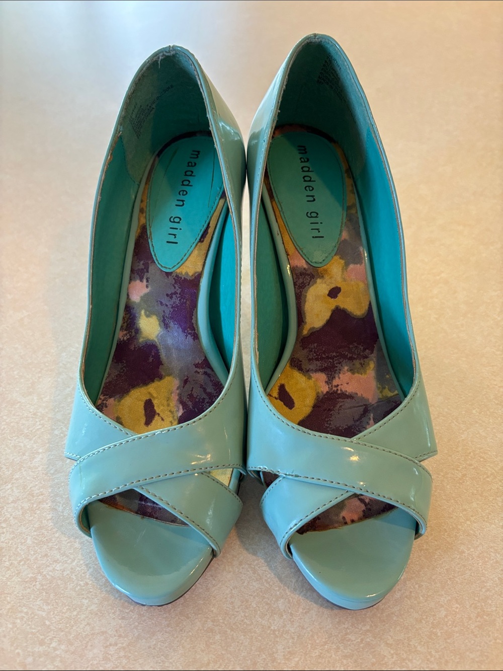 Madden Girl Cross-Front Peep Toe Heels in Mint Color, Size 7.5